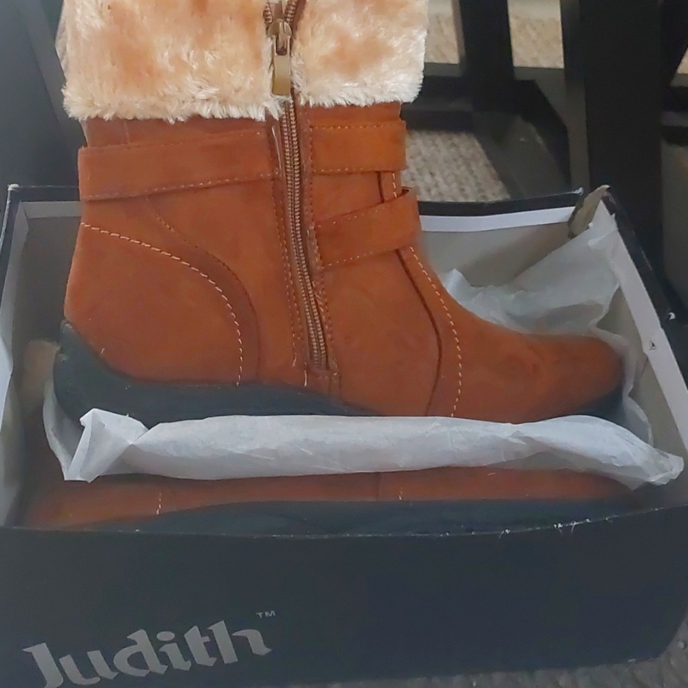 Brown boots by Judith
